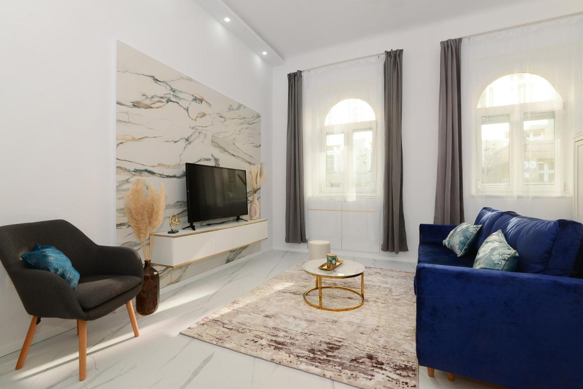 White & Gold Apartment Budapest Exterior photo